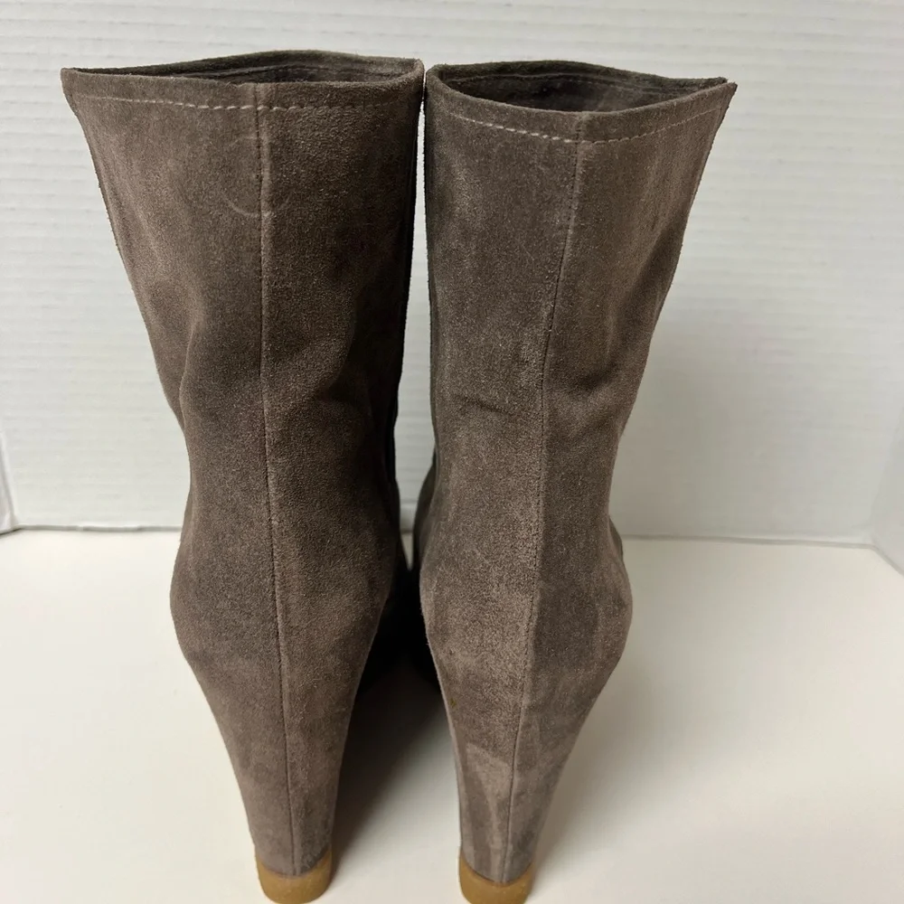 Stuart Weitzman Suede Wedge Platform Ankle Boots in Taupe Size 9 - Picture 5 of 8